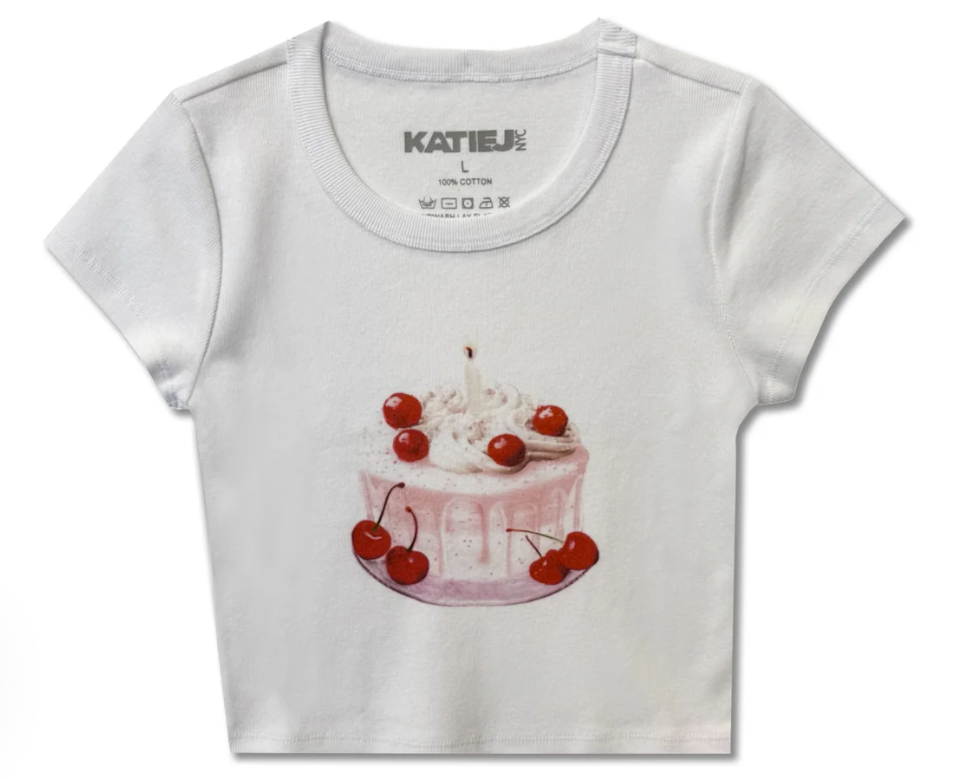 TWEEN CHERRY CAKE GRAPHIC TEE