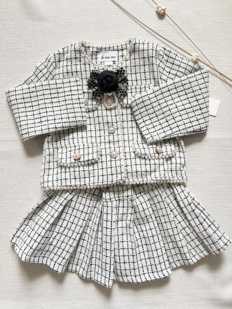 TWEED SET WITH PEONY PIN