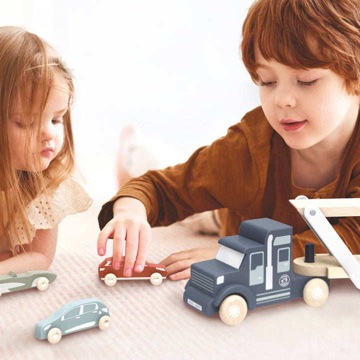 CAR TRANSPORTER